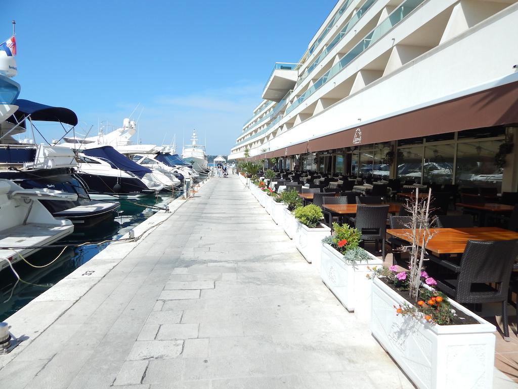 Sea Star Apartments Podstrana Esterno foto